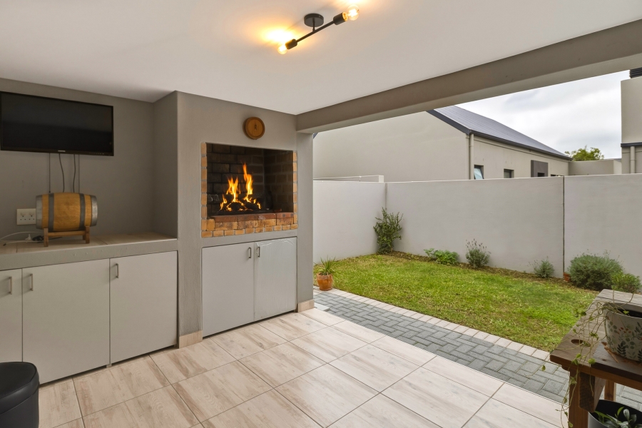 3 Bedroom Property for Sale in Aan de Wijnlanden Western Cape